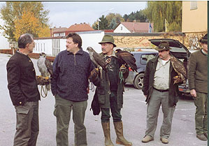 rechts: Wolfgang Schreyer Landesbeize 2000 Falkenfels 